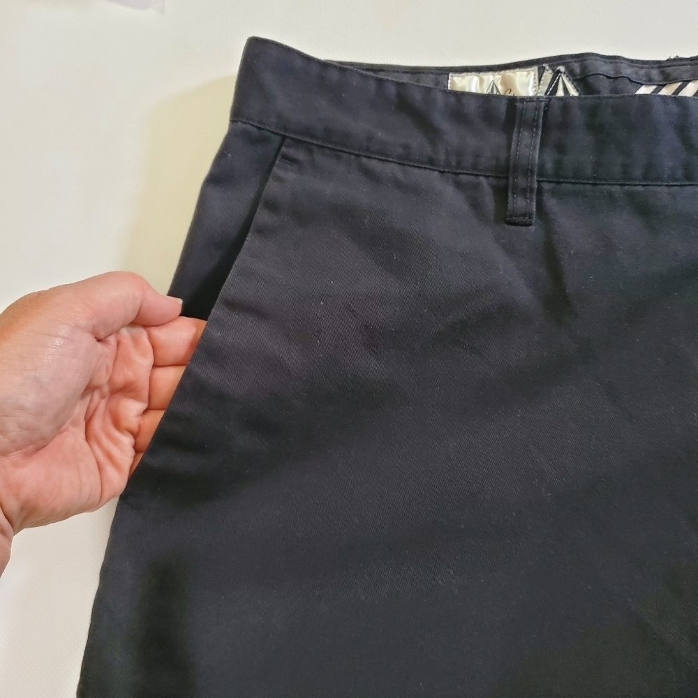 Volcom Shorts - Picture 6 of 12